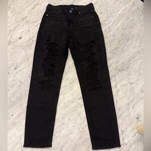 American Eagle- NWOT Black Distressed Straight Leg Jeans